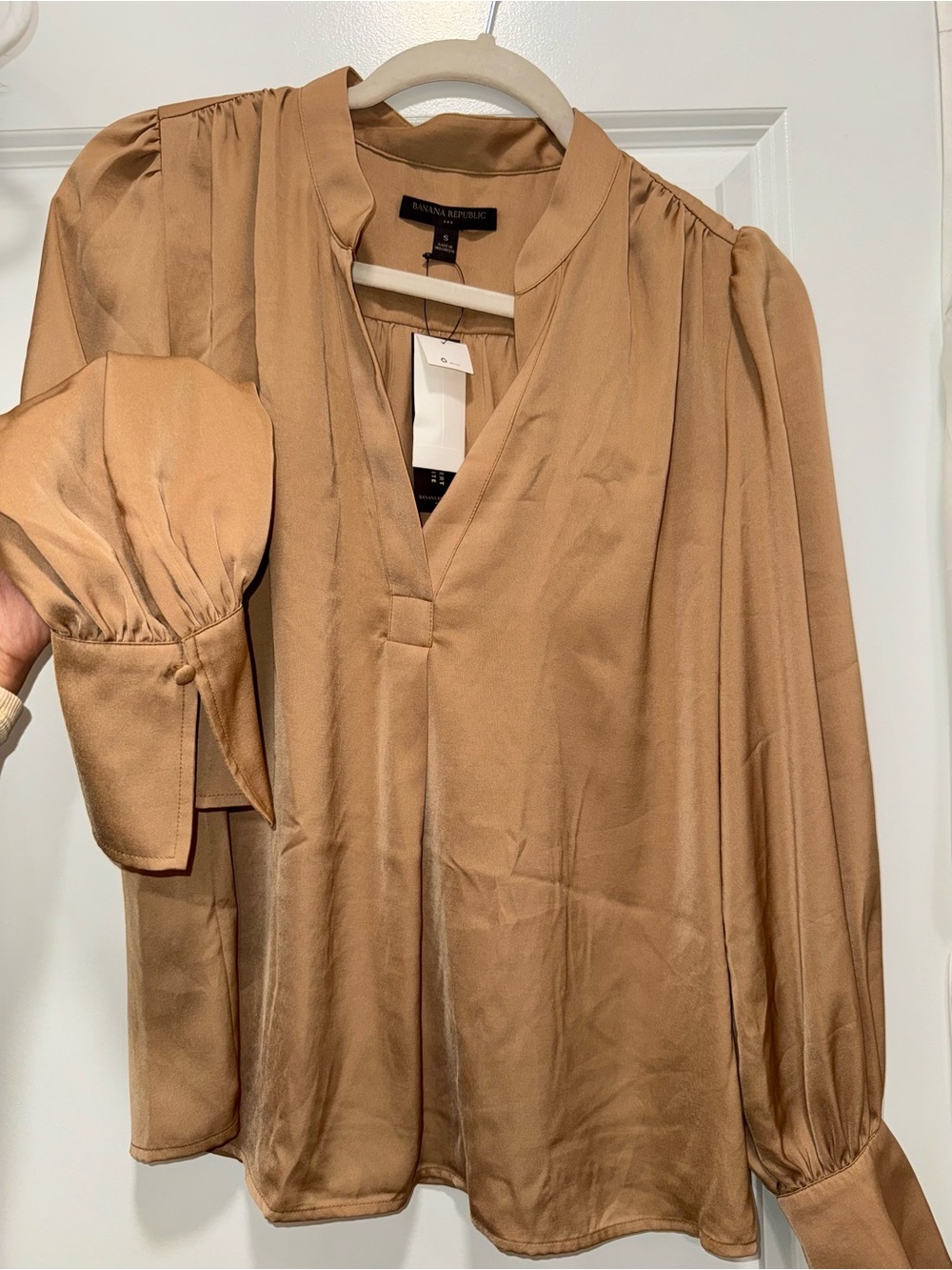 Banana Republic Tan Satin V-Neck Puff Sleeve Blouse